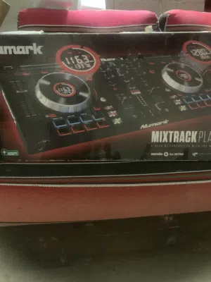 جهاز دي جي  DJ controller فئة متوسط