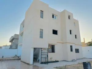 عمارة للبيع عين زارة زويتة