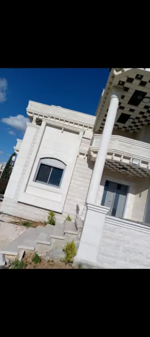 4 Bedrooms . 4 Bathrooms . 350 m22