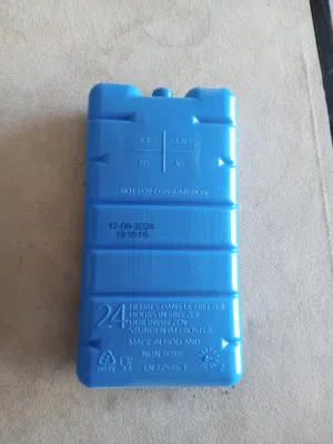 هذا المنتج عبارة عن قالب تبريد بلاستيكي (Curver Ice Pack)