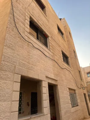390 m2 More than 6 bedrooms Villa for Sale in Zarqa Al Zarqa Al Jadeedeh