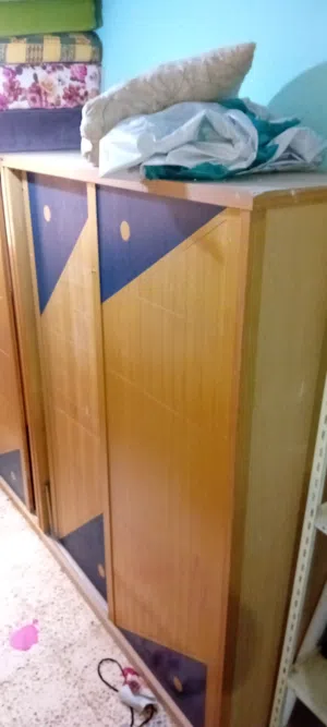 زوز دواليب ايطاليات زي بعض سحابات تركيبهم بزاوية لحديد