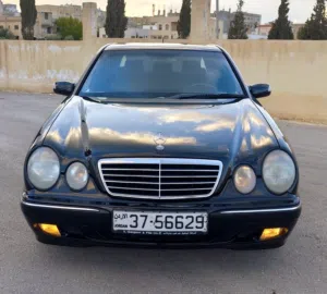 مرسيدس قرش ونص موديل 2000 بحالة الوكالة فل كامل ما عدا الفتحة