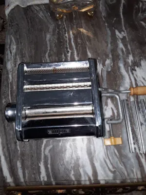 ماكينة تصنيع المكرونة استانلس ستيل زيرو لم تستخدم