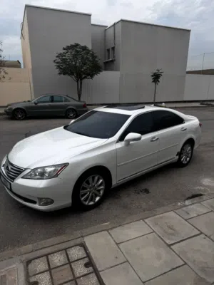 لكزس ES350 2011 نظيف ومنوة المستخدم