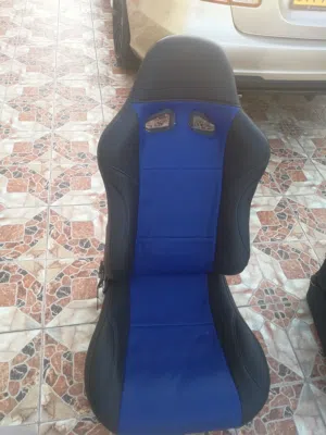 للبيع اغراض جيب رانجلر قطع نضيفه