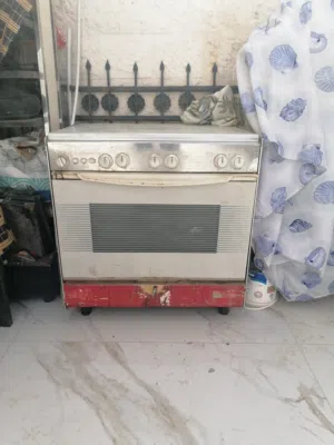 فرن يونيفيرسال اصلي مستعمل بحالة ممتازة