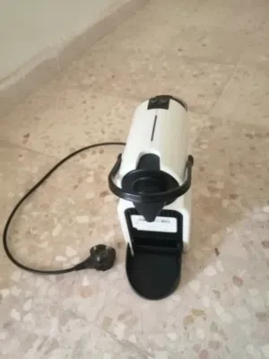 عصارة حديد يدوية ممتازة وماكينة اسبريسو حالة جيدة جدا