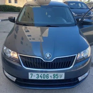 سكودا سبيس باك لون اسمنتي بحالة جيدة جدا