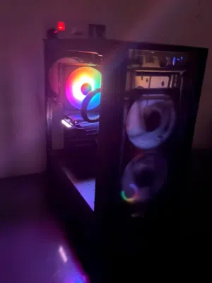 عندي Gaming PC تجميعية للبيع