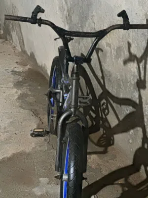 دراجه بأم اكس