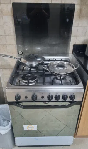 Indesit 4 burner cooker