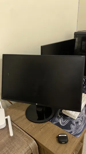 HP computer monitor desktop and keyboard. Great condition black color