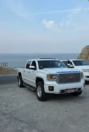 Used GMC Sierra in Abu Dhabi