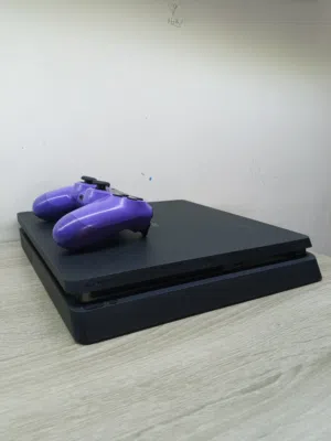 بلايستيشن 4 سليم نسخة سيدي 1t(1000gb) مع يد أصلية نظيفة البليستيشن من السعودية.