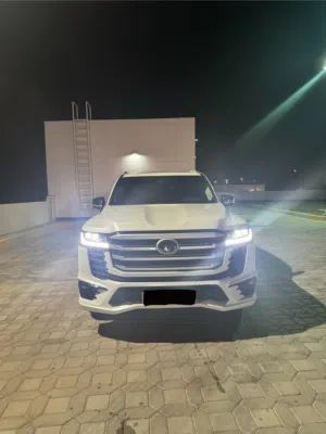 لاندكروزر استيشن Vxr بدون توربو تنفس طبيعي موديل 2025 اول مالك   ممشى 29الف /km