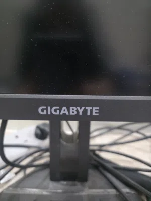شاشة العاب من شركة gigabyte حجم 28 بوصة
