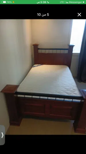 سرير مع مرتبه