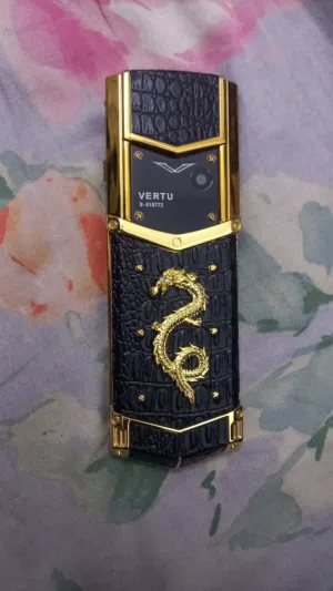 Vertu luxury phone