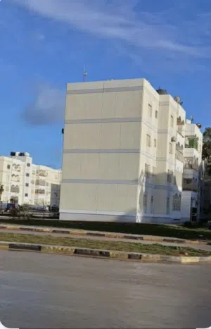 شقه للبيع قاريونس