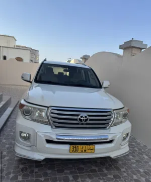 Used Toyota Land Cruiser in Al Dakhiliya
