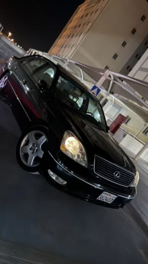 للبيع لكزس ls430 ما يحتاج شي السعر 2300 و قابل