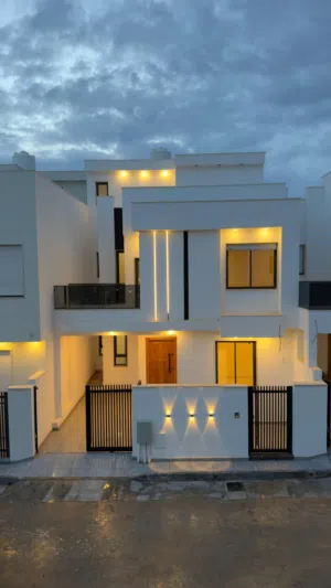 فيلا السراج بسعر مناسب دورين وملحق تشطيب ربي يبارك