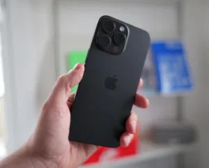 iPhone 15 Pro Black 128GB مكفول من ابل الشرق الاوسط خط وeSIM