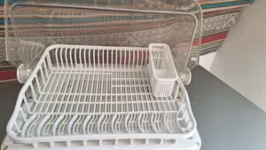 متفرقات للبيع ادوات مطبخ وخزانة ادراج وخزانة تعليق واحذية للاطفال