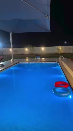 5 Bedrooms . 4 Bathrooms . 400 m23