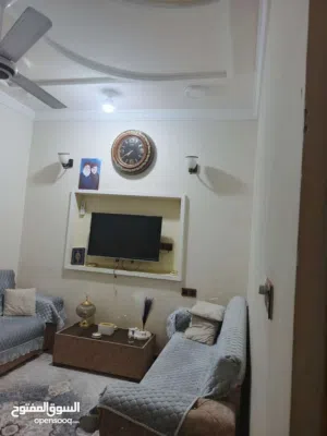بيت صغير مؤثث للبيع في الجمهورية
