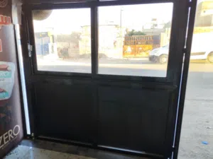 باب المنيوم وشفاط للبيع بحاله الجديد