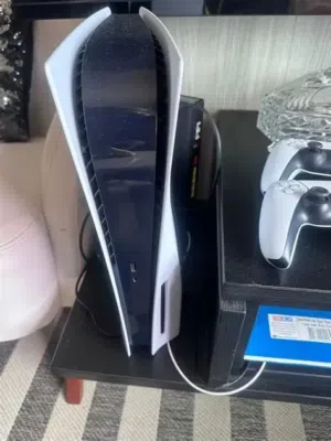 السلام عليكم ps5 fat معاه يدين