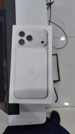 iphone 17 pro max silver