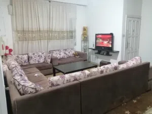 غرفه إيجار شهري، شارع الاستقلال