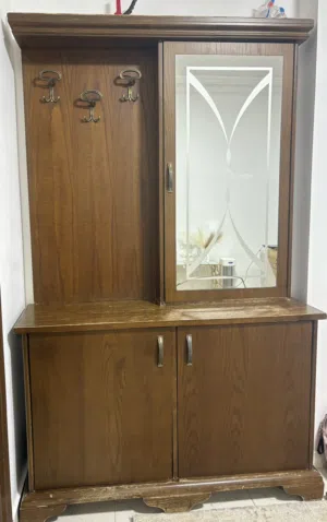 خزانة أحذية مع تصميم يضمن المساحة بحجم مناسب جدًا للبيع