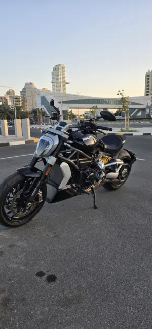 دراجة نارية دوكاتي XDiavel S مستعملة 2017 بحالة الجديد   بمحرك 1260 سي سي