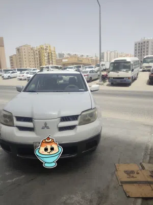 متسوبيشي اوتلاندر 2005
