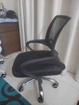 كرسب مناسب للصغار و الكبار