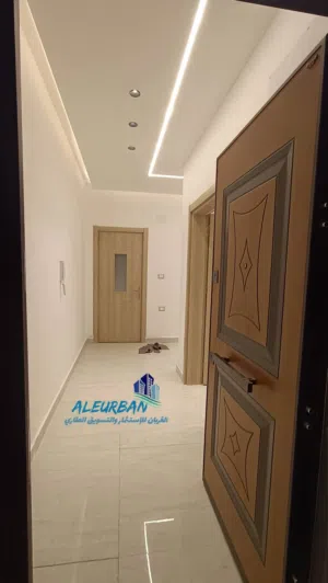 شقة جديدة صغيره للإيجار في السراج بداية شارع اسطنبول