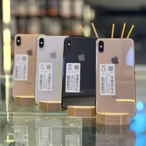 متوفر ايفونات  XS اصلي جيجا 64 و 256 بطاريات مشكل هدية كفر ولزقة وشاحن الاصلي متوفر توصيل