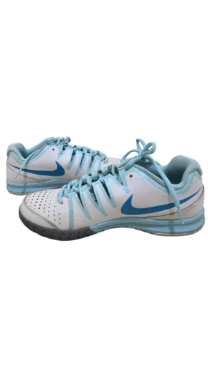 Nike white leather light weight shoes fits39