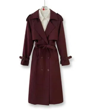 ترانشكوت الأناقة الهادية... قطعة ما بتغيب عن خزانتك!