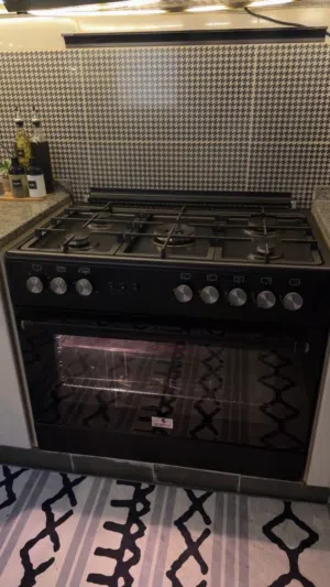 للبيع طباخ نظيف جدا مع جميع ملحقاته للبيع طباخ نظيف جدا مع جميع ملحقاته