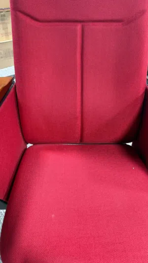 كراسي مدرسية وجامعية بحالة ممتازة