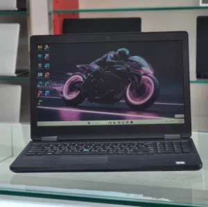 Dell latitude 5580 6th Generation 8gb Ram ddr4 256gb Ssd nvme 15.6 inch display size charger/bag