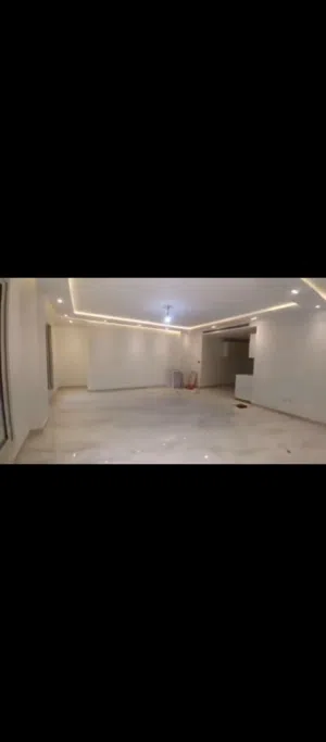 شقة للإيجار في الشيخ زايد  أرضي بجنينة للإيجار من المالك مباشرةً مساحة داخلية 245م