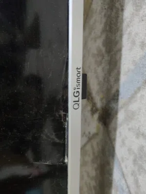 عاطله مكسورة شاشة LG حجم 70