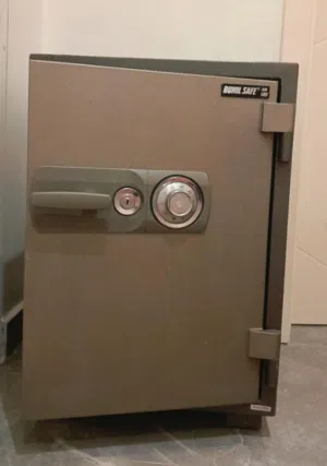 العنوان: خزنة بوميل الكورية الأصلية ضد الحريق - موديل SD 105  الوصف:  للبيع خزنة (تجوري) ماركة بوم