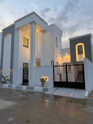 2 فيلات فاخرة للبيع بتصميم في زويته من طابق وملحق